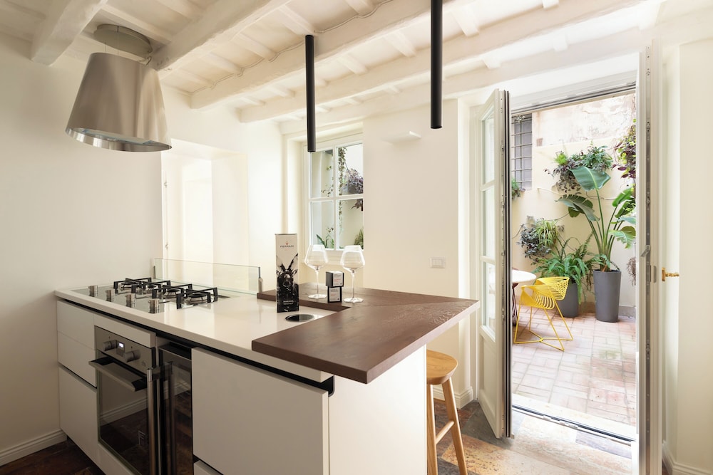 Via Giulia Apartments
