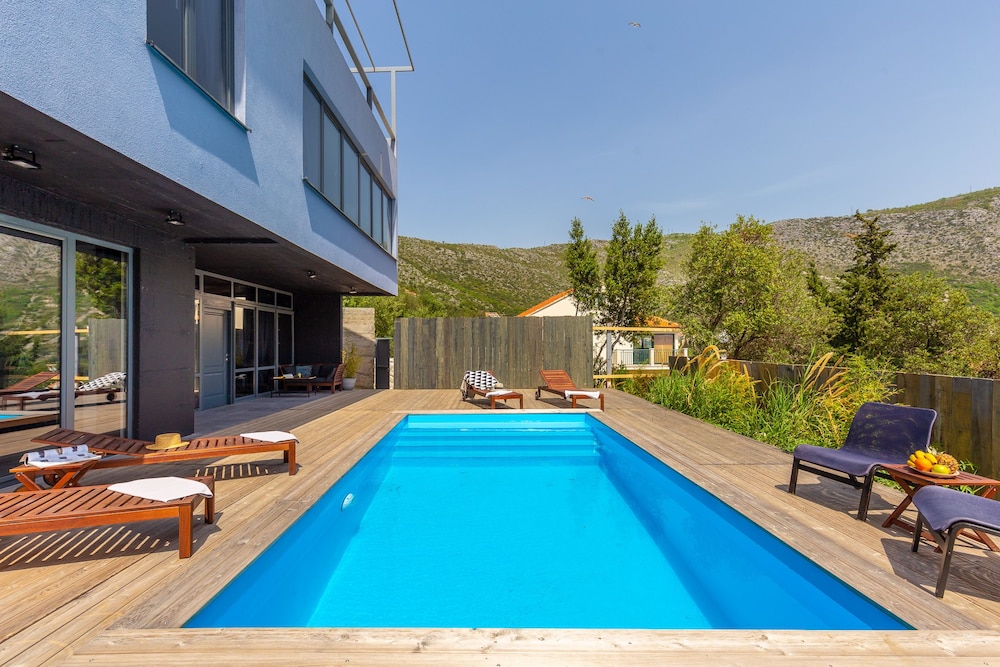 Apartment Ares