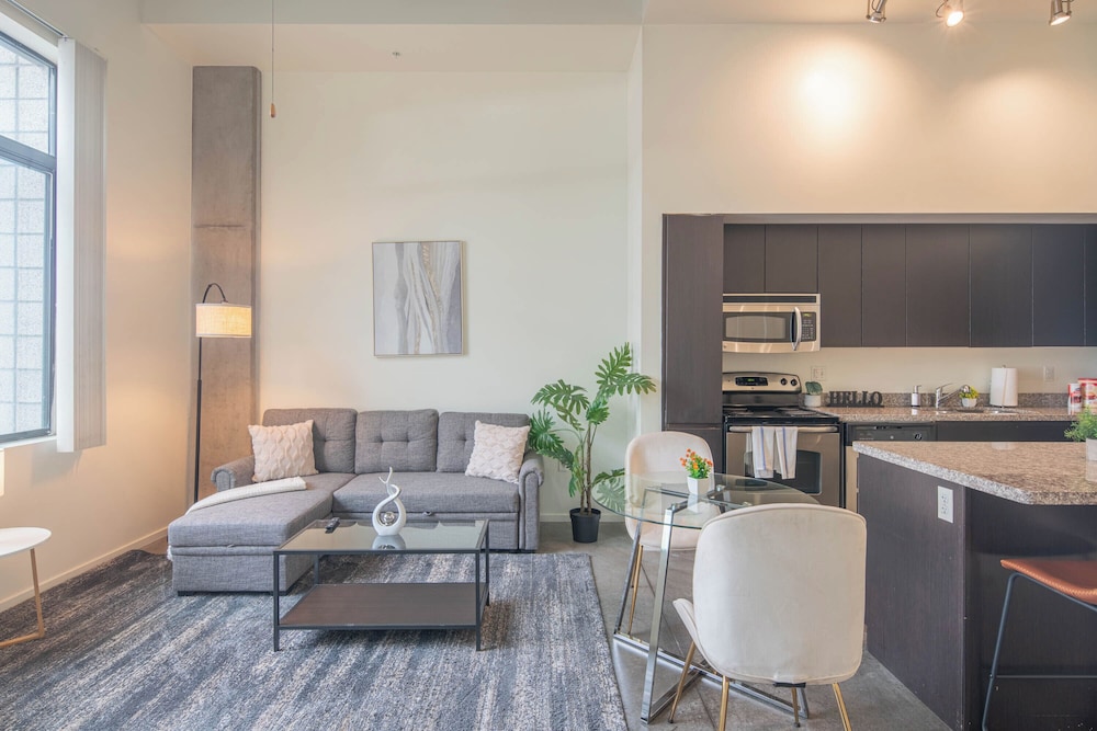 ROVE LIVING/KL - Roosevelt Point