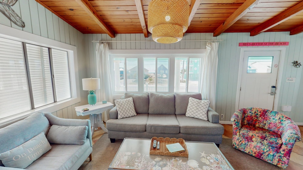 Charming 3br/2ba Boho Beach Cottage in Gulf Shores