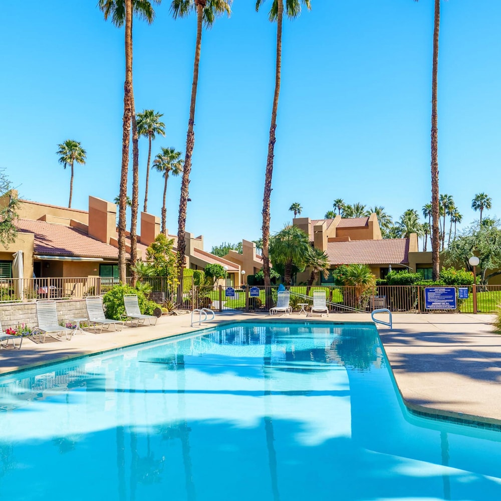 Paradise at the Pointe