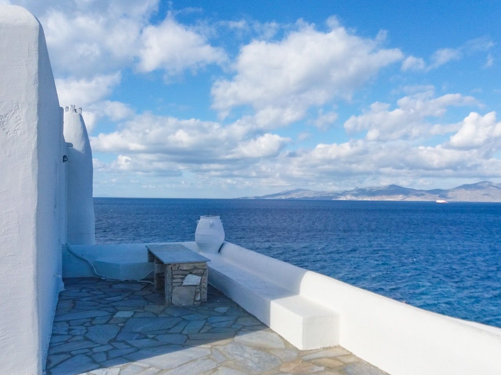 Cavo Delos