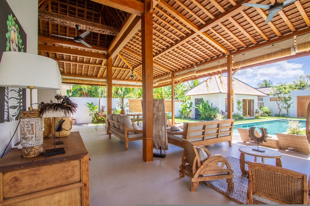 Villa Namu by Alfred in Bali - Family 5 BD Dream in Seminyak Oberoi Beach