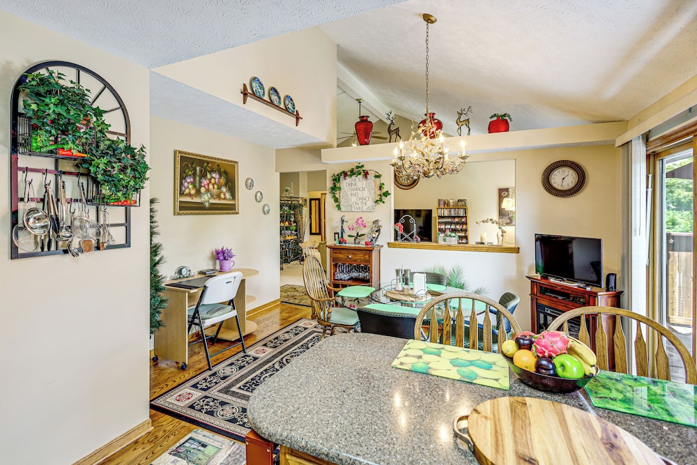 5 Mi to Platte River: Inviting Bellevue Rental