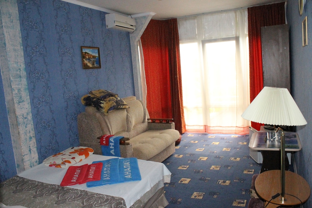 Photo 11