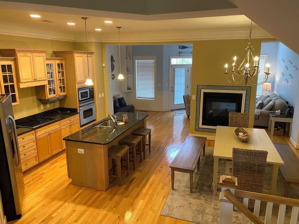 Laguna Drive 21083