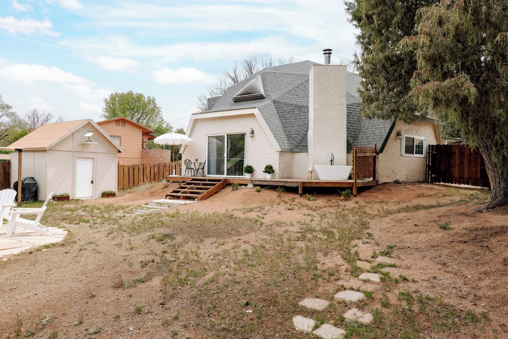 Family Getaway: 'foxwood Cottage' in Star Valley!