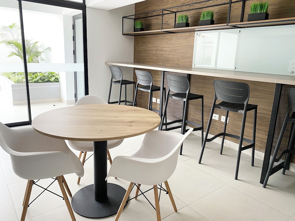 Apartment with San Isidro View (2802)