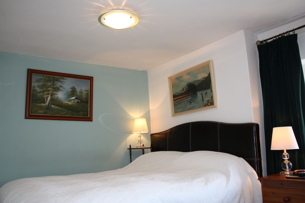 Manor Farm Bed & Breakfast view 3