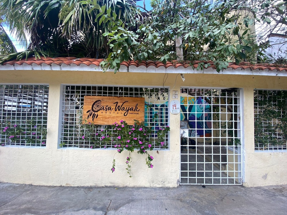 Hotel Casa Wayak Hostal - Image 1