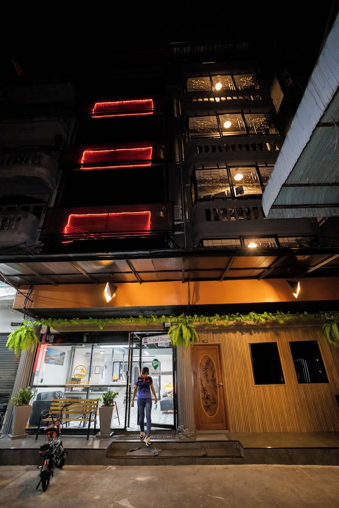 Pratunam Family House 2