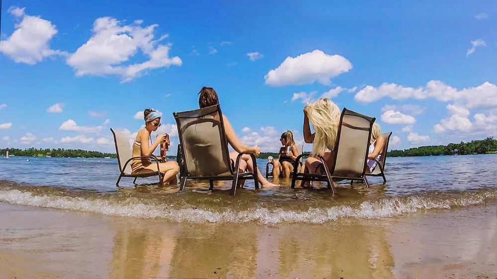 Cragun's Resort & Hotel