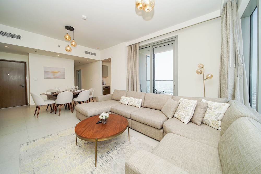 PVH - Opulent 2BR in Forte Tower 1