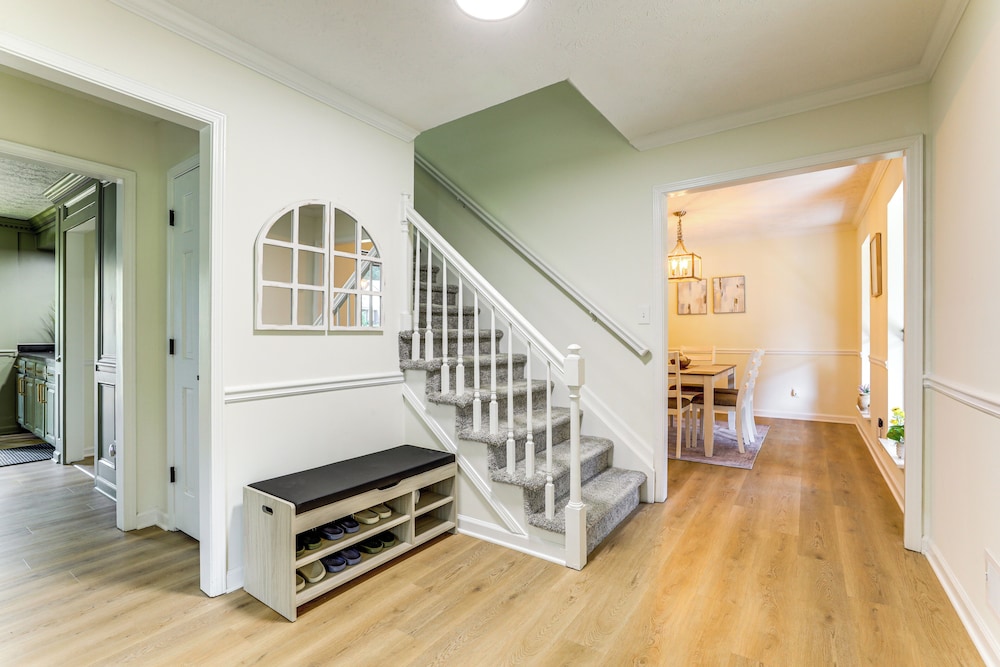 5 Mi to Stone Mountain: Lakefront Family Home