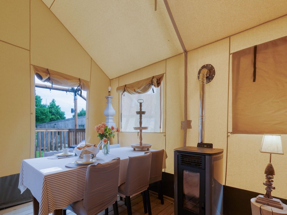 Holiday Home in West Flanders With Garden and Bubble Bath