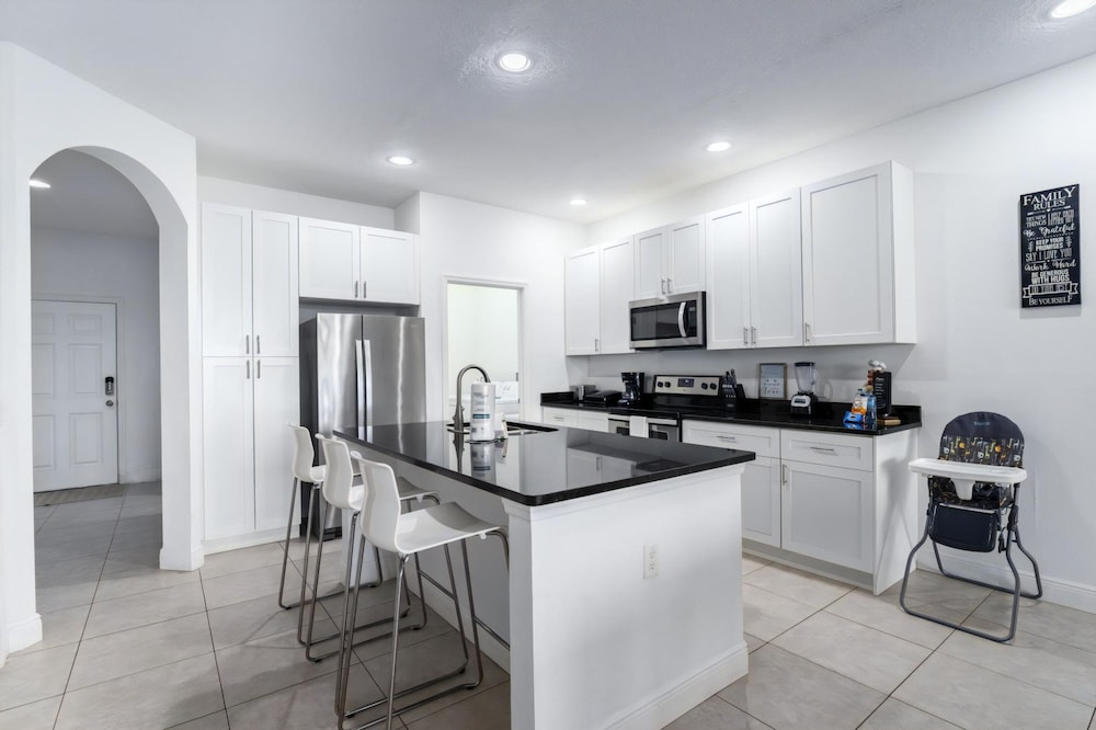 Resort 3BR Paradise Minutes From Disney