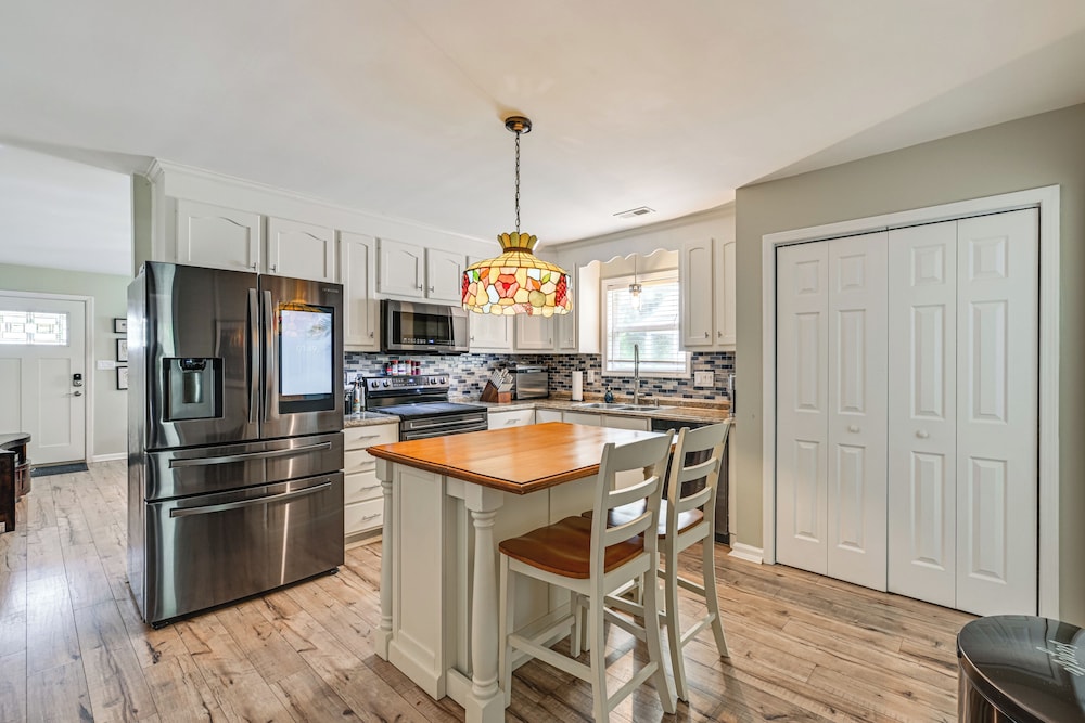 < 1 Mi to River & Downtown Belmont: Cozy Cottage