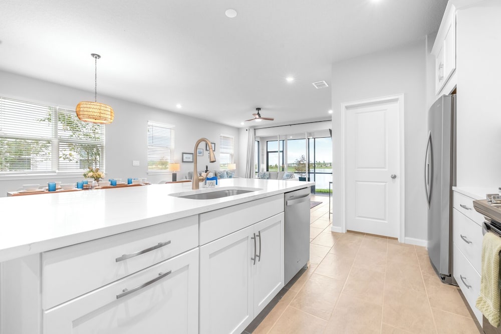 Waterview Luxury Retreat for 12!