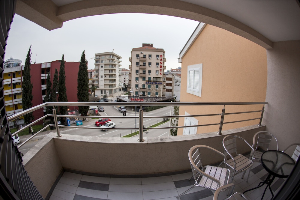 SMS Apartments