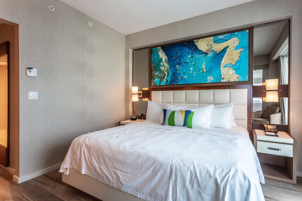 Oceanview Condo in Central Beach
