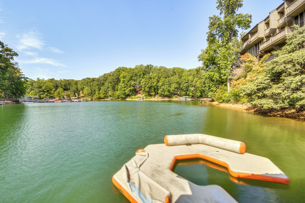 Lakefront Fun Near Clemson! Retreat w/ Pool Access