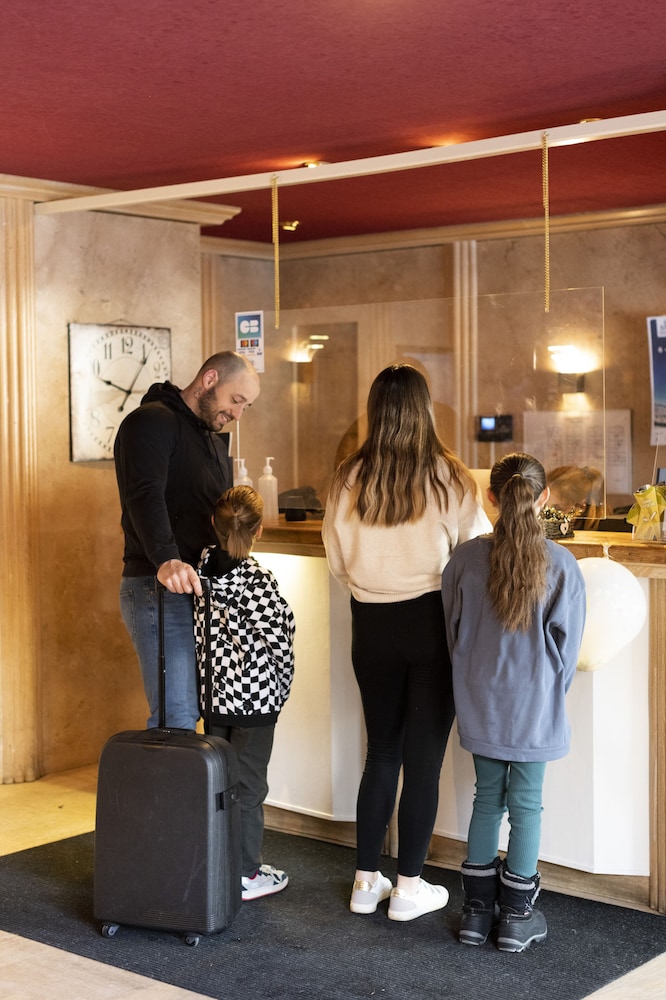 Les Allues Vacations - Hotel La Tarentaise - Property Image 2