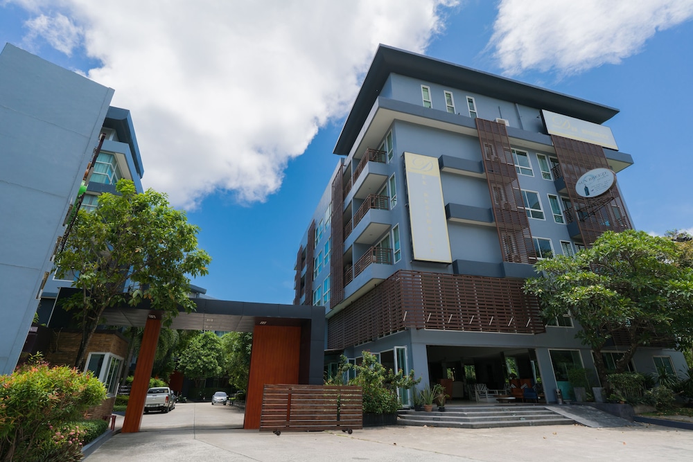 The Kris Condo by Knock-Knock