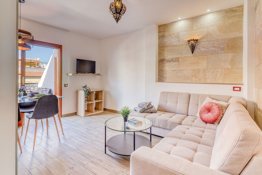Retreat w Ocean Views Private Parking Ensuite