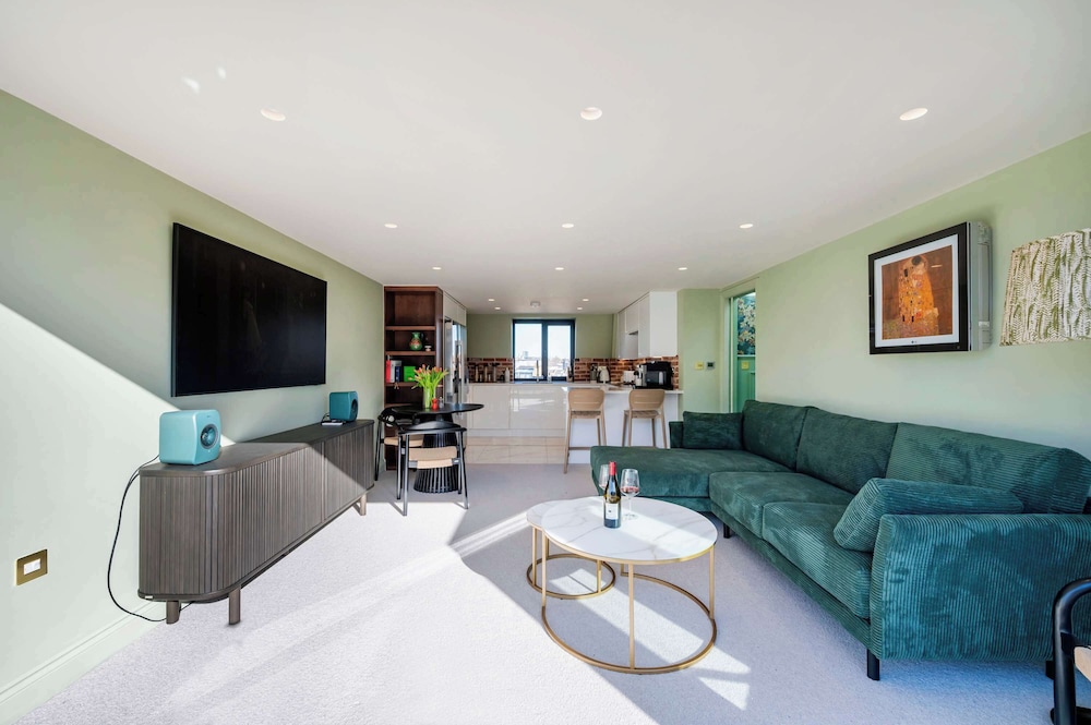 Maison De Brompton With 1 Bedrooms and 1 Bathrooms
