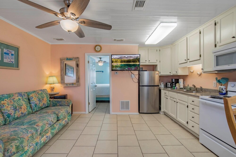 Pet Friendly Condo in Gulf Shores Outdoor Pool view 3
