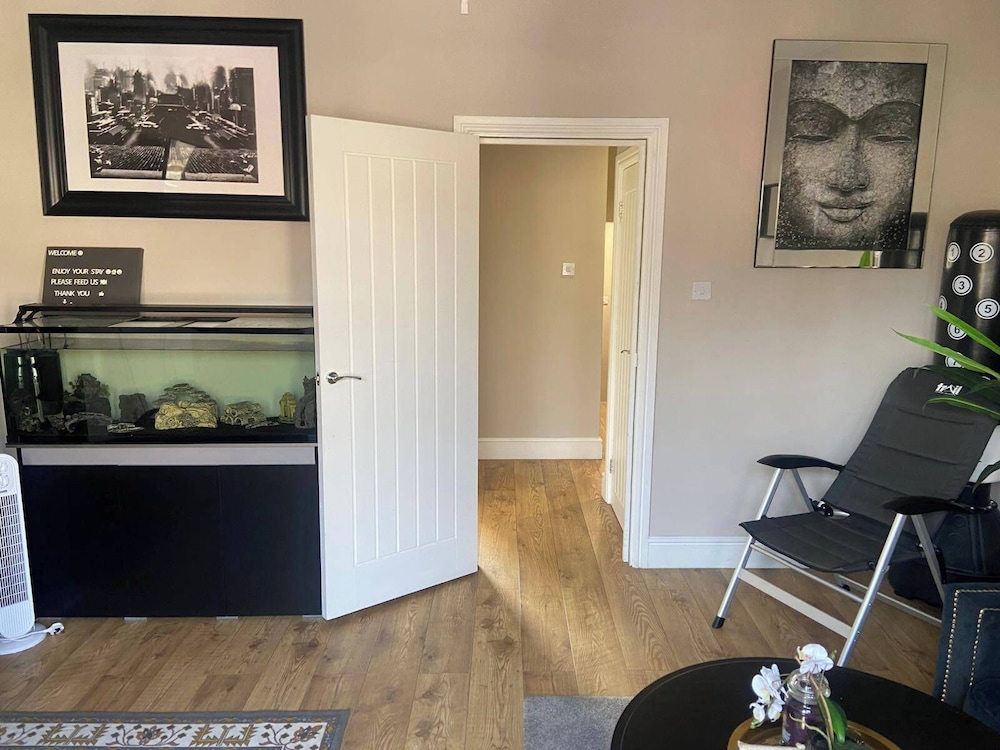Cosy London Home With 2 Bedrooms