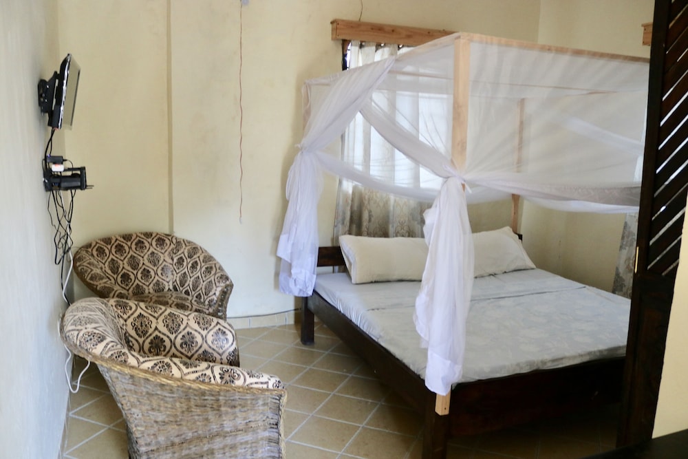 Room-a Wonderful Beach Property in Diani view 5