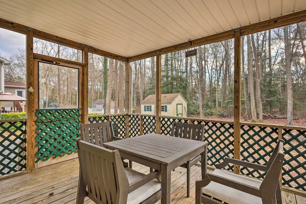 Pool Access + Fire Pit: Ocean Pines Retreat!