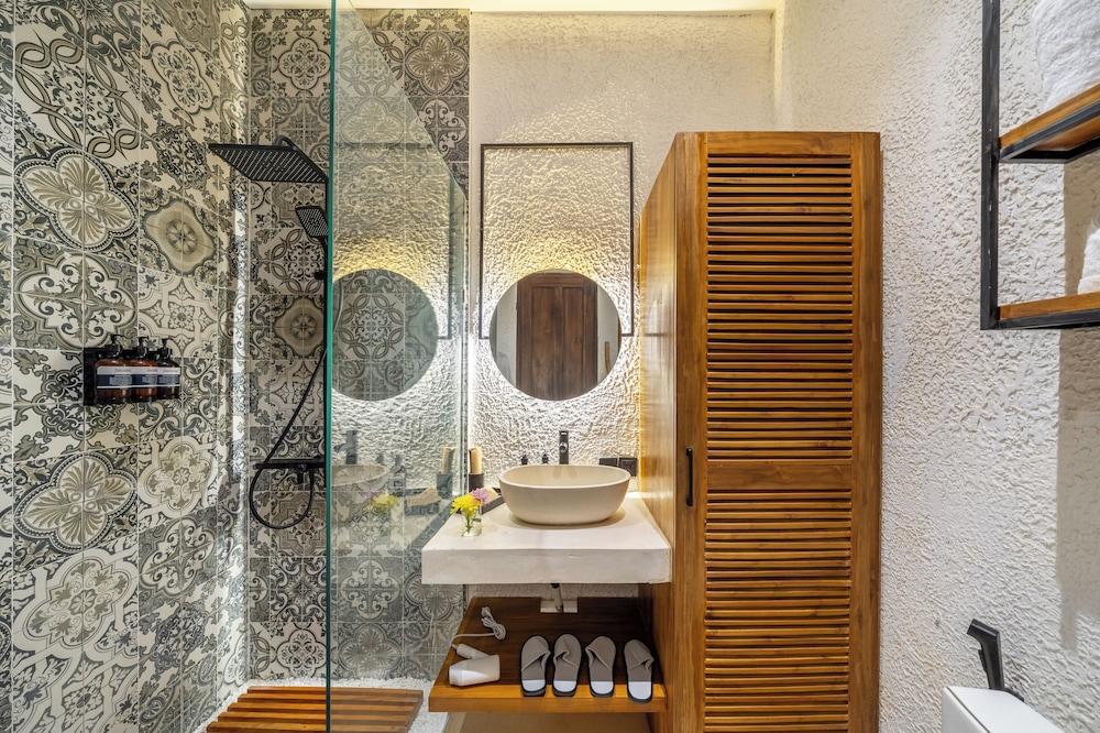 Sacred Jungle by EVDEkimi Ubud – Modern Villas and Apartments with Kitchens, Pools, & Personalized Concierge Service