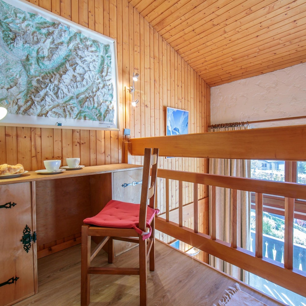 Chalet Charpoua in Le Tour Argenti re