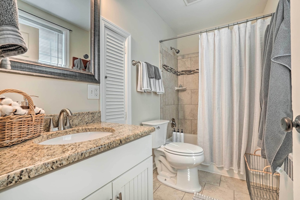 Upscale Country Home w/ Fire Pit in Taneytown! - Property Image 2