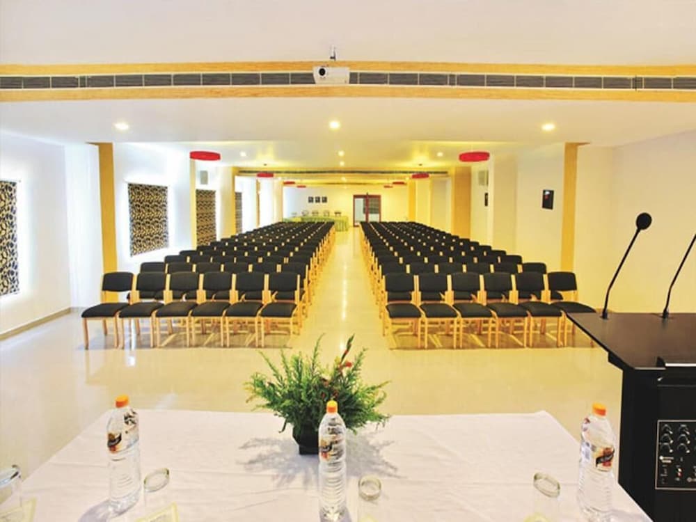 Hotel Hills Park Pathanamthitta