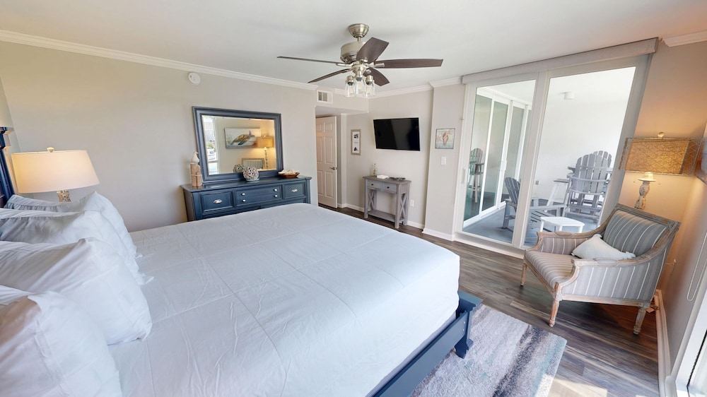 Shoreline Towers 3025 2 Bedroom Condo