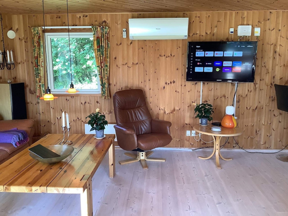 6 Person Holiday Home in Oster Assels