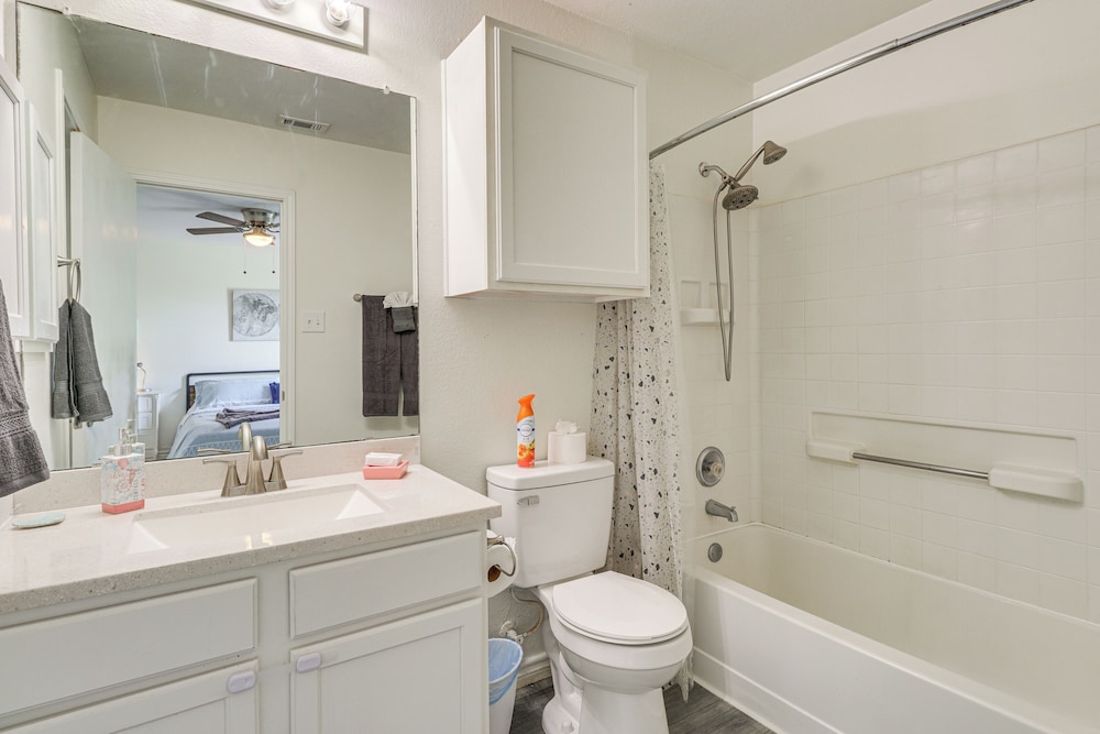 17 Mi to Dtwn Austin: Family Home w/ Patio!