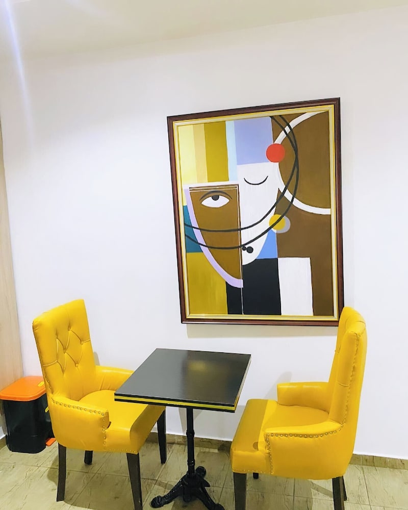 Villa Maxili Hotel and Apartment