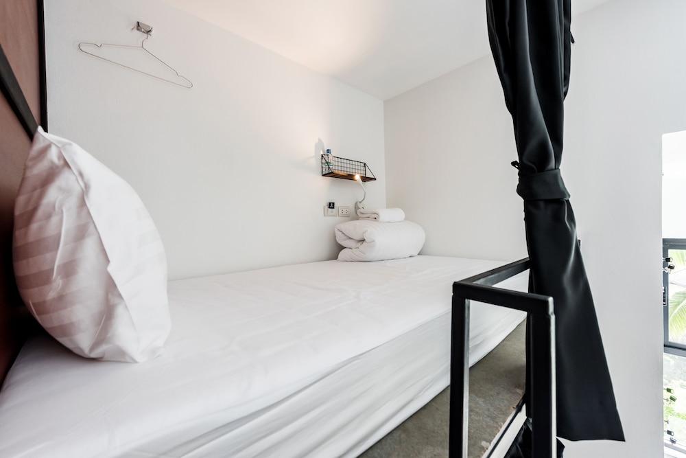 Book a Bed Poshtel - Hostel