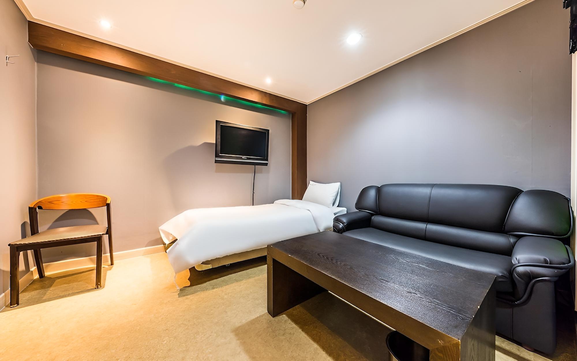 Jangan Hotel Gilbut