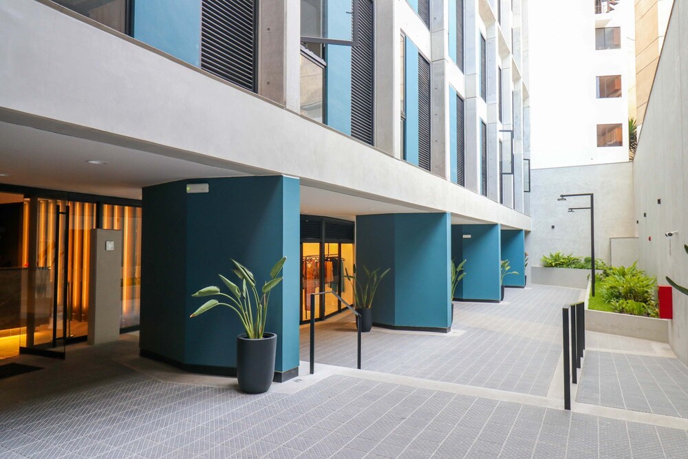 w Impressive 2BR With Balcony in Miraflores