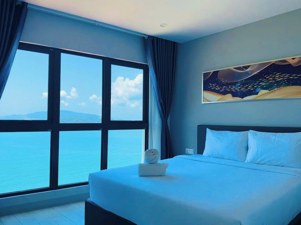 Gold Coast Balcony Serviced Apartment