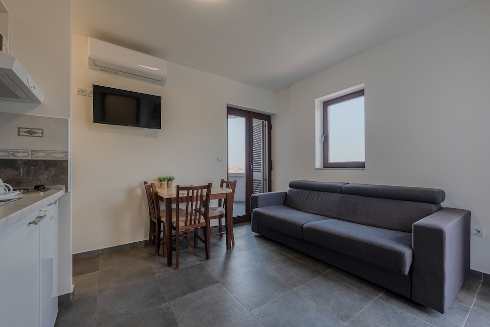 Aparthotel Plat