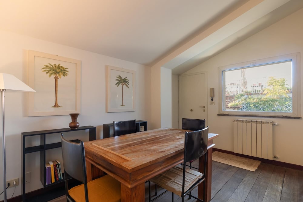 Trastevere Romantic Terraced Apartment
