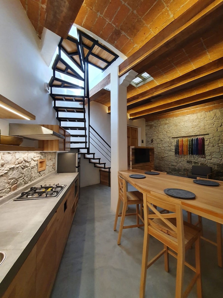 Rubina Jewel in Downtown Design Location Comfort