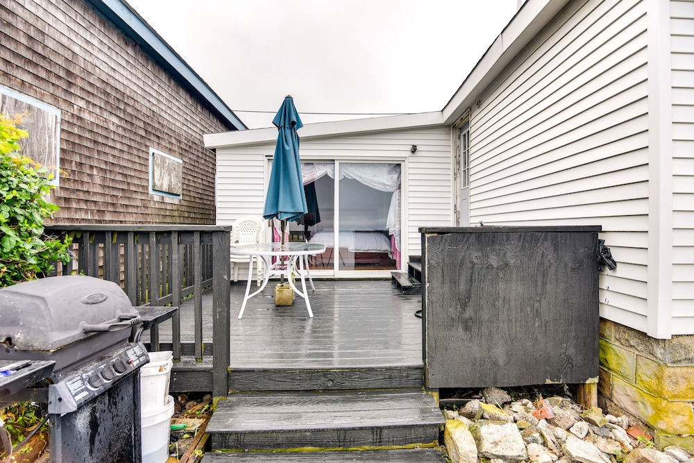 Massachusetts Vacation Rental: 5 Mi to Fall River