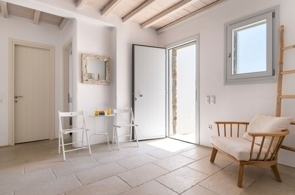 Luxury Villa With Stunning Views Above Kalo Livadi